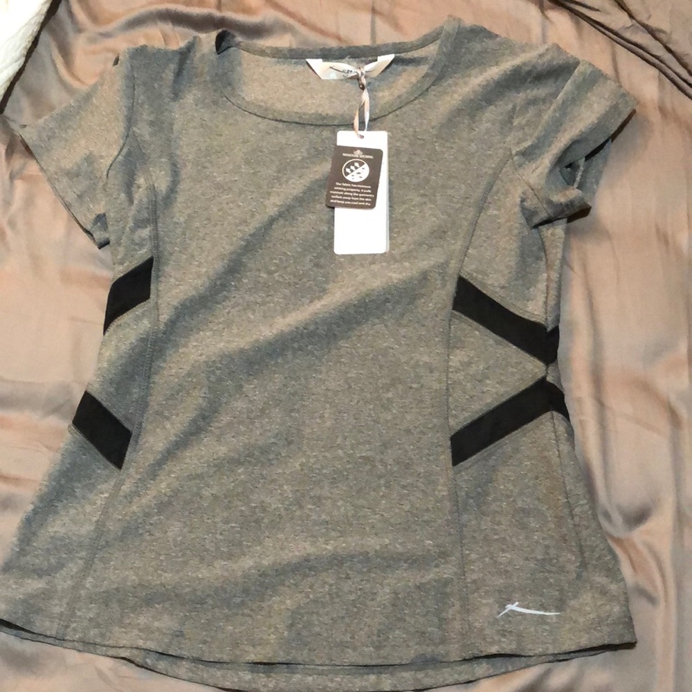 Xbygottex athletic shirt